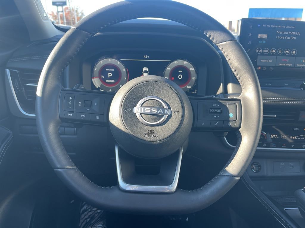 Used 2024 Nissan Rogue Platinum w/ Platinum Premium Package image 18