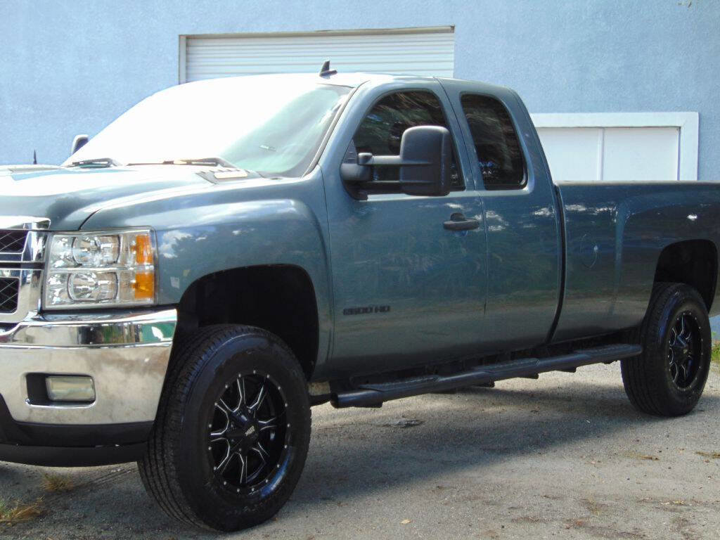 Used 2013 Chevrolet Silverado 2500 LT w/ Interior Plus Package image 15