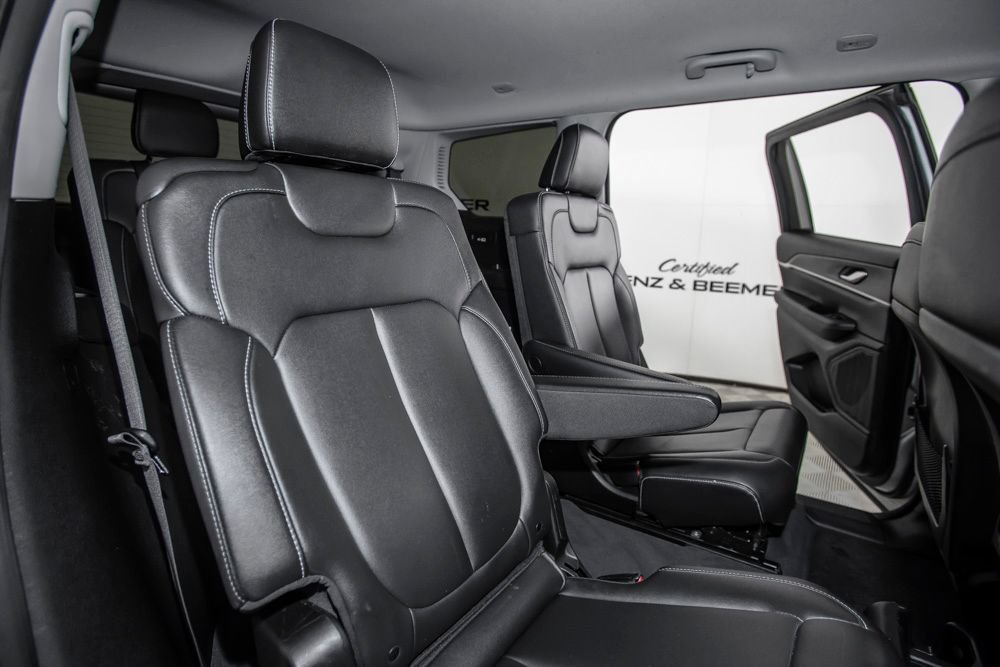 Used 2023 Jeep Grand Cherokee L Limited AWD/4WD image 19