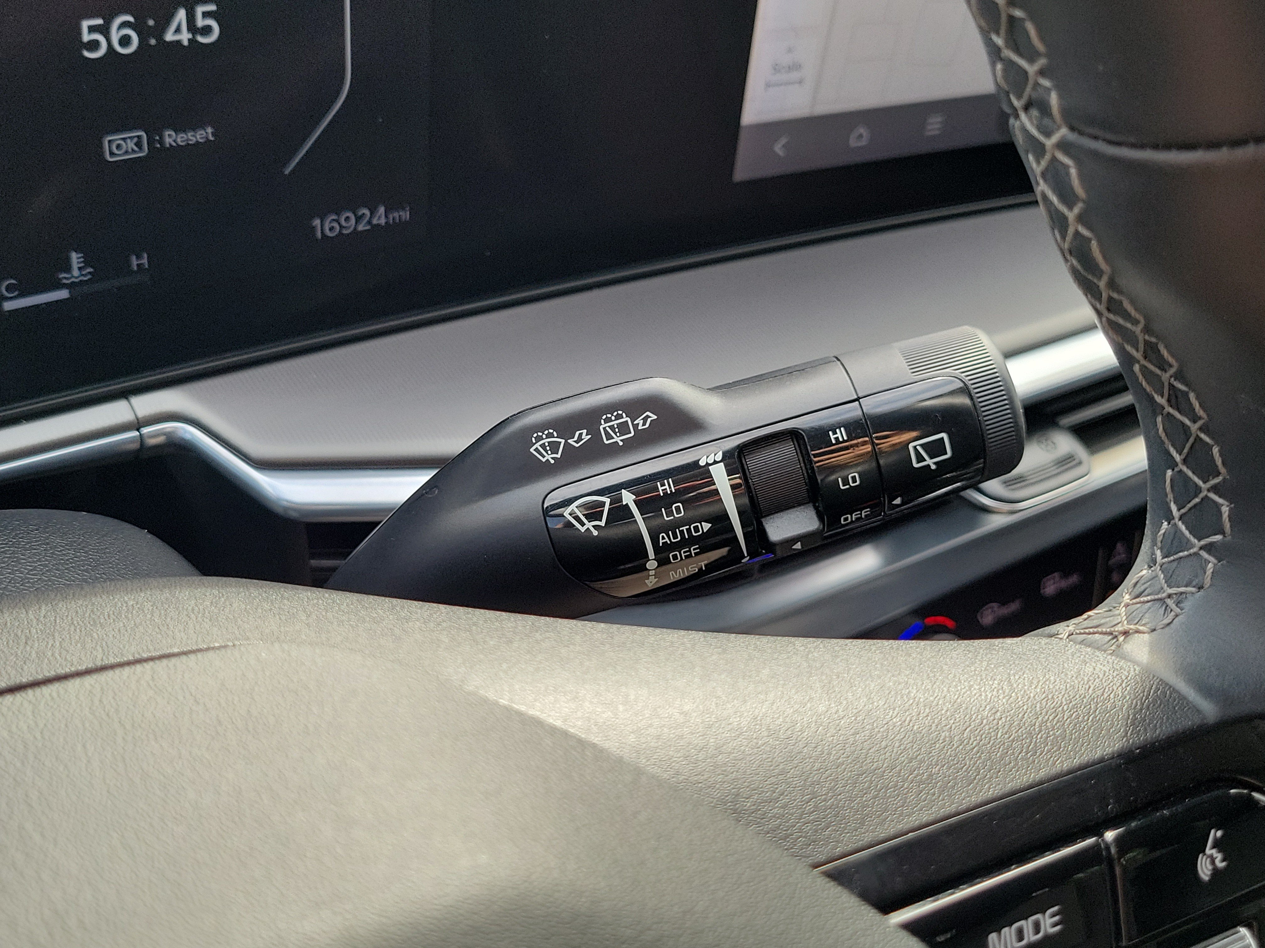 Certified 2026 Kia Sorento SX FWD image 30