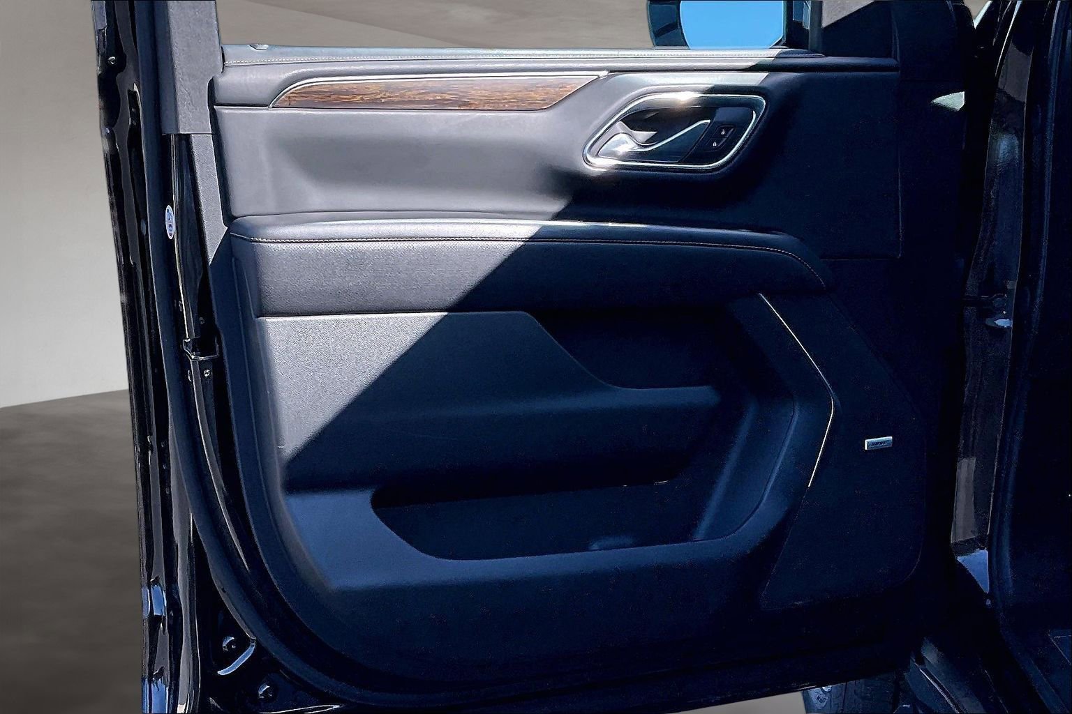 Used 2024 Chevrolet Tahoe Premier AWD/4WD image 20