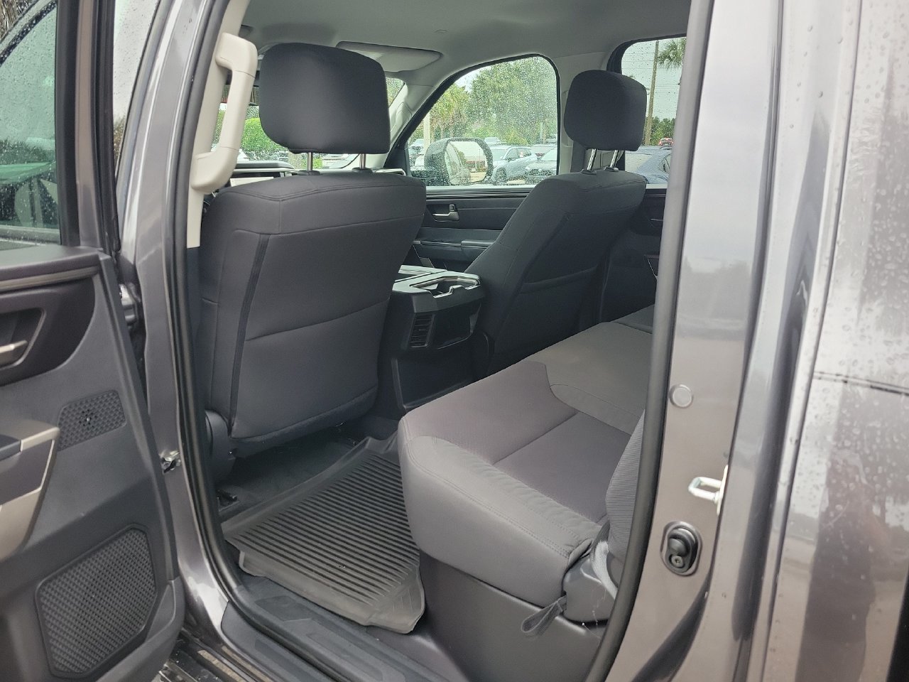 Used 2022 Toyota Tundra SR5 w/ SR5 Convenience Package AWD/4WD image 9