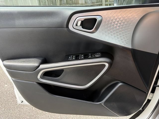 Used 2022 Kia Soul LX FWD image 21