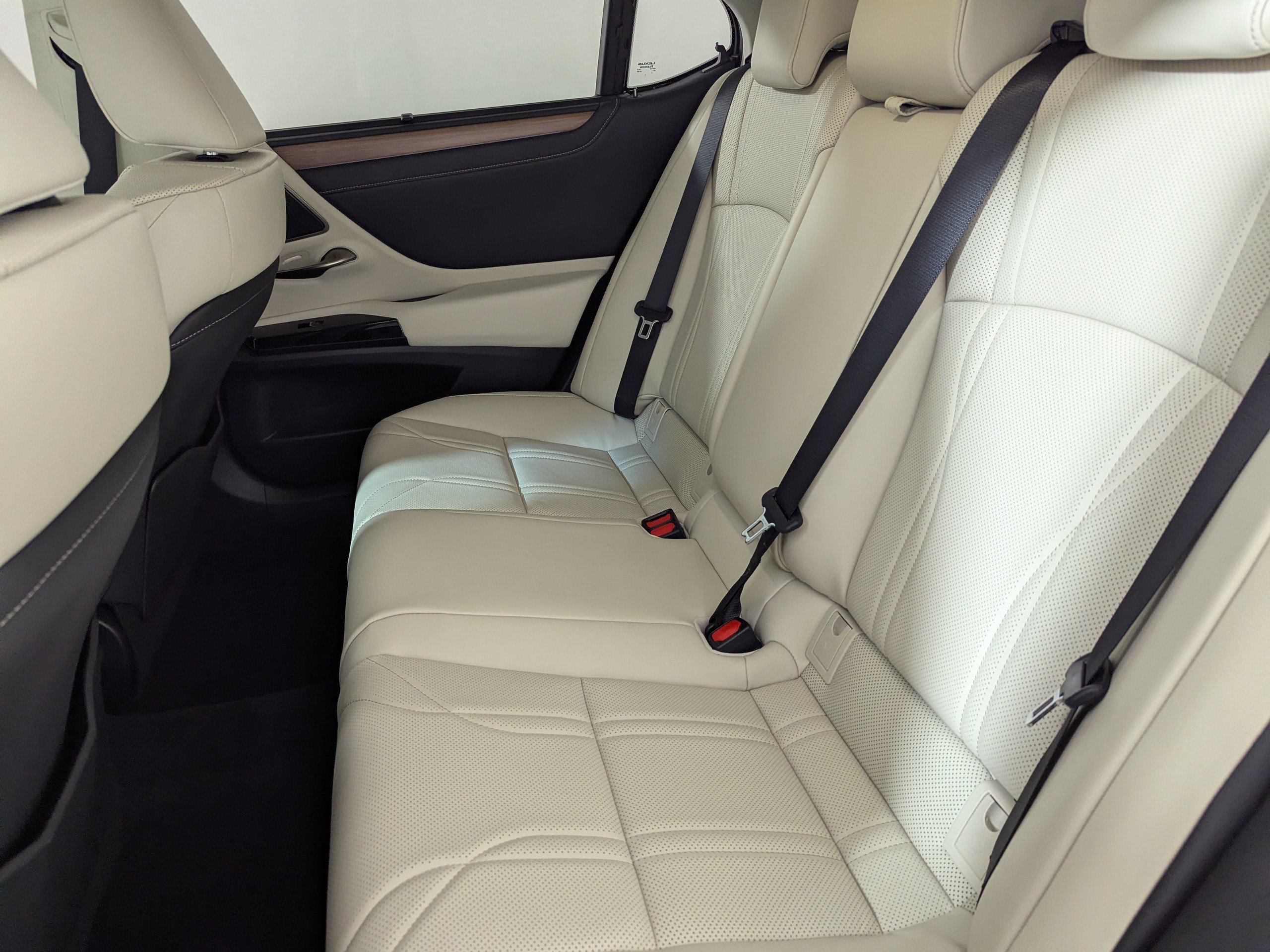 Used 2025 Lexus ES 350 Ultra Luxury FWD image 18