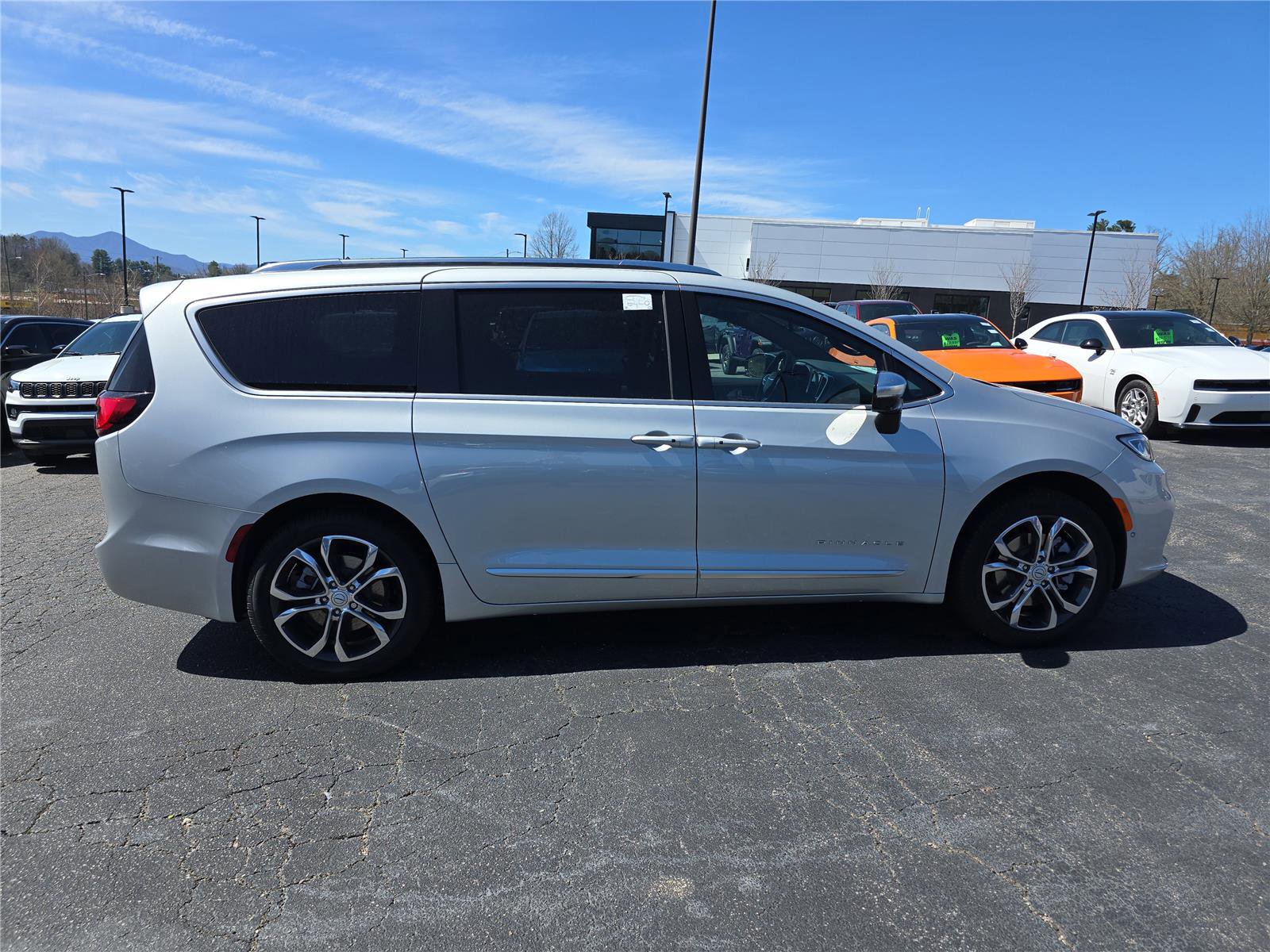 New 2026 Chrysler Pacifica Pinnacle image 2
