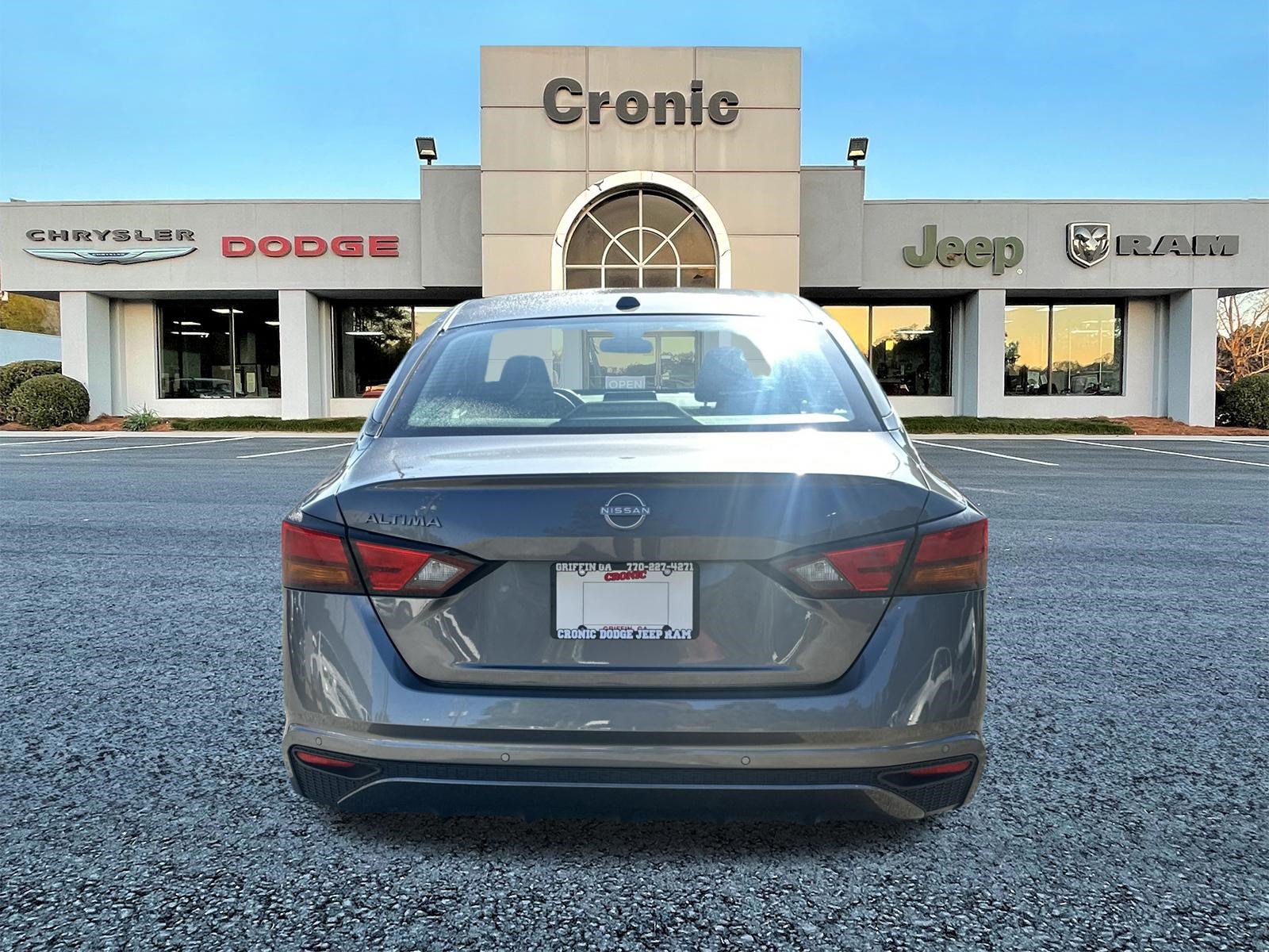 Used 2025 Nissan Altima 2.5 SV FWD image 4