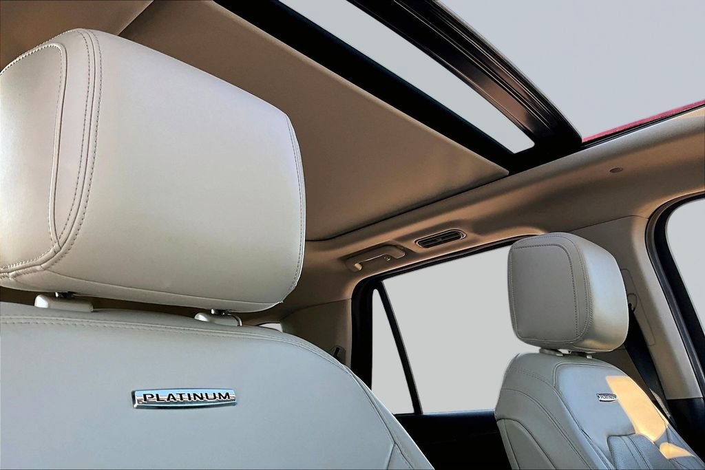 Used 2019 Ford Expedition Platinum AWD/4WD image 17