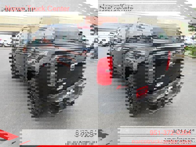 Used 2016 Chevrolet Colorado Z71 w/ Z71 Midnight Edition image 5