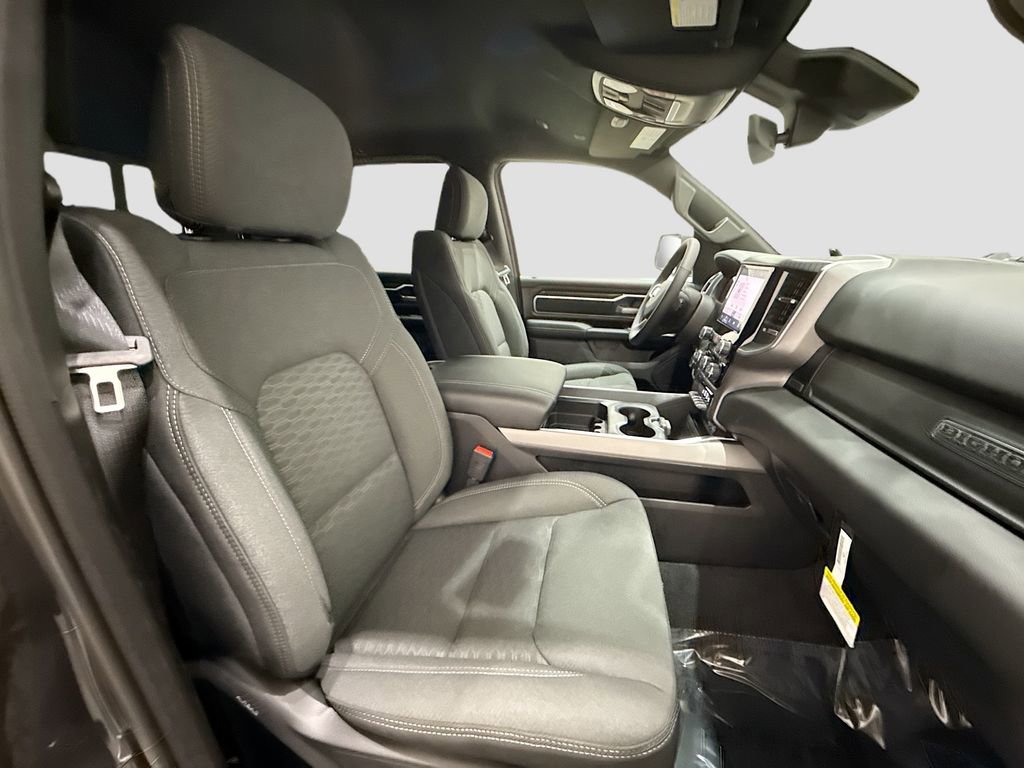 New 2026 RAM 1500 4x4 Crew Cab image 14