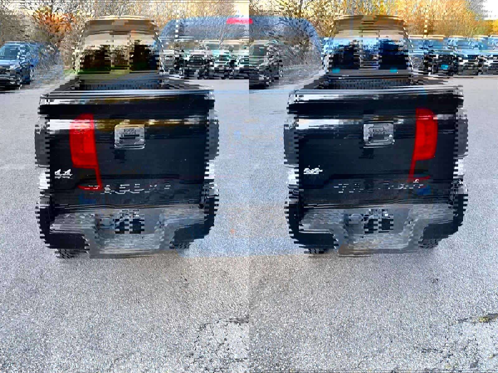 Used 2017 Toyota Tacoma SR AWD/4WD image 7