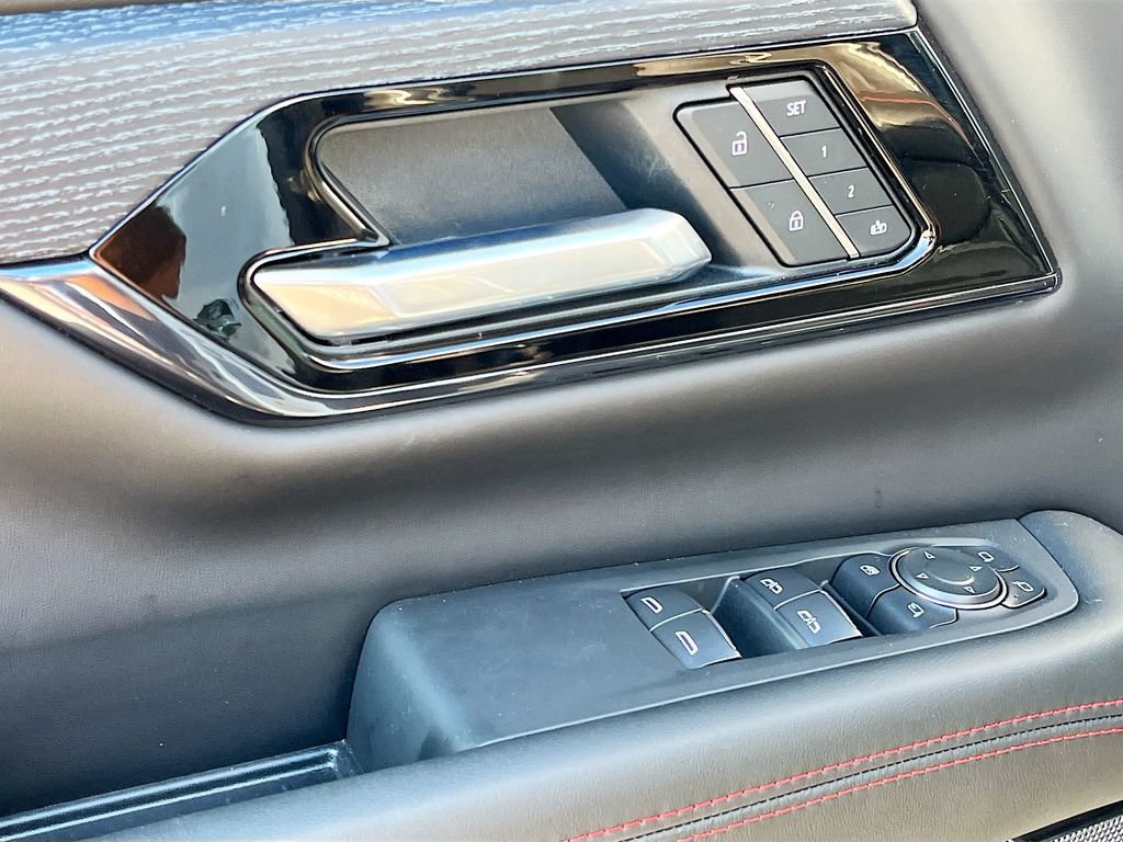 Used 2025 GMC Yukon AT4 Ultimate w/ LPO, Floor Liner Package AWD/4WD image 12