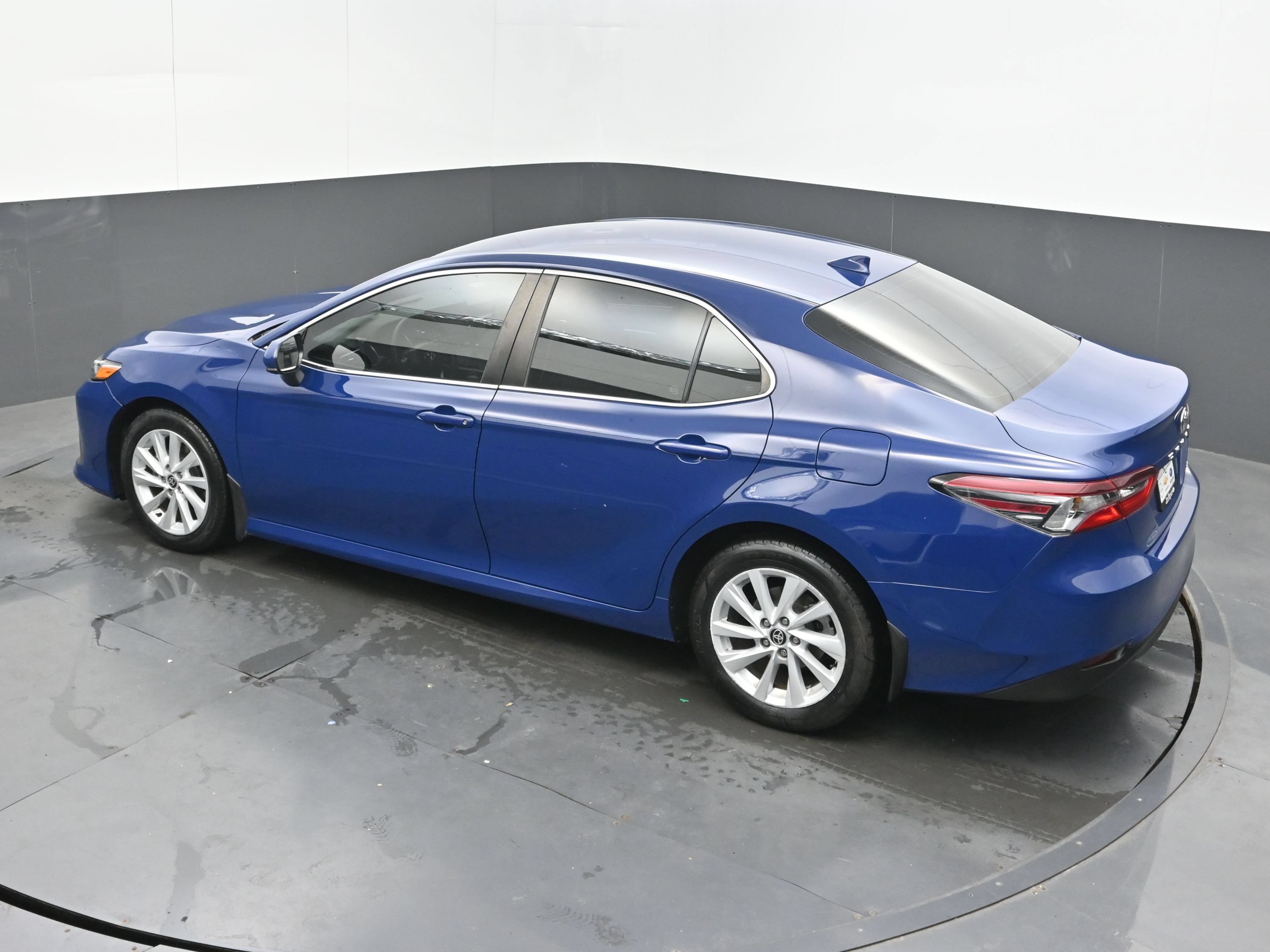 Used 2023 Toyota Camry LE FWD image 37