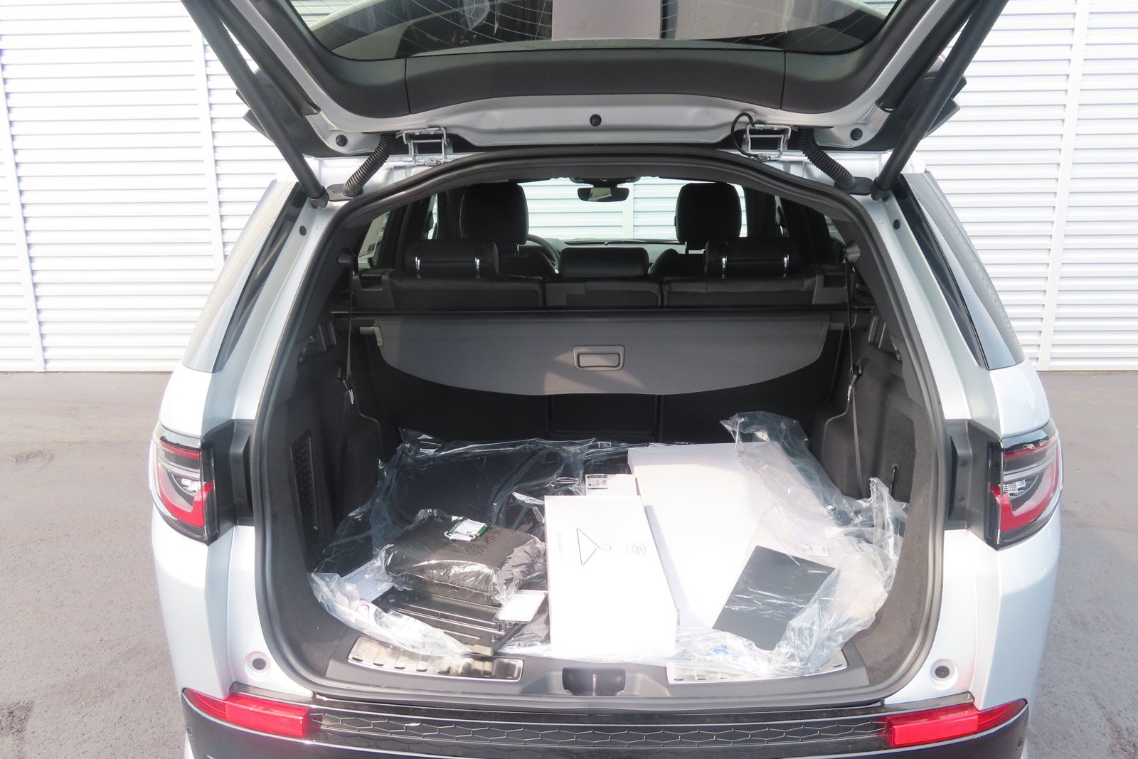 Used 2023 Land Rover Discovery Sport S R-Dynamic image 23