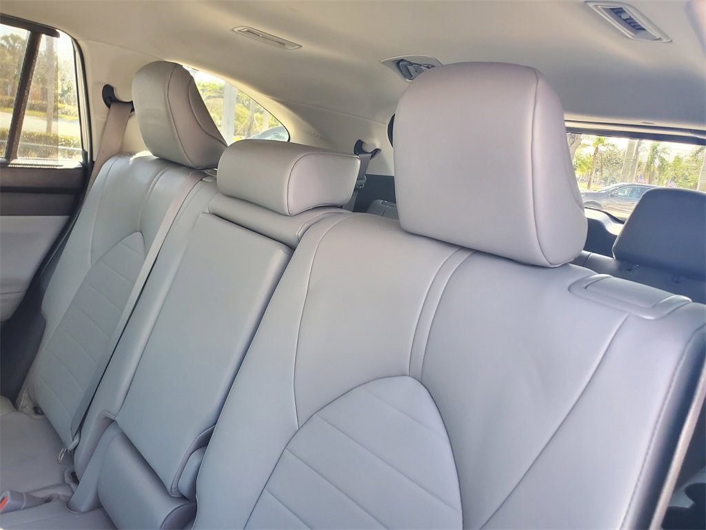 Used 2023 Toyota Highlander XLE image 13