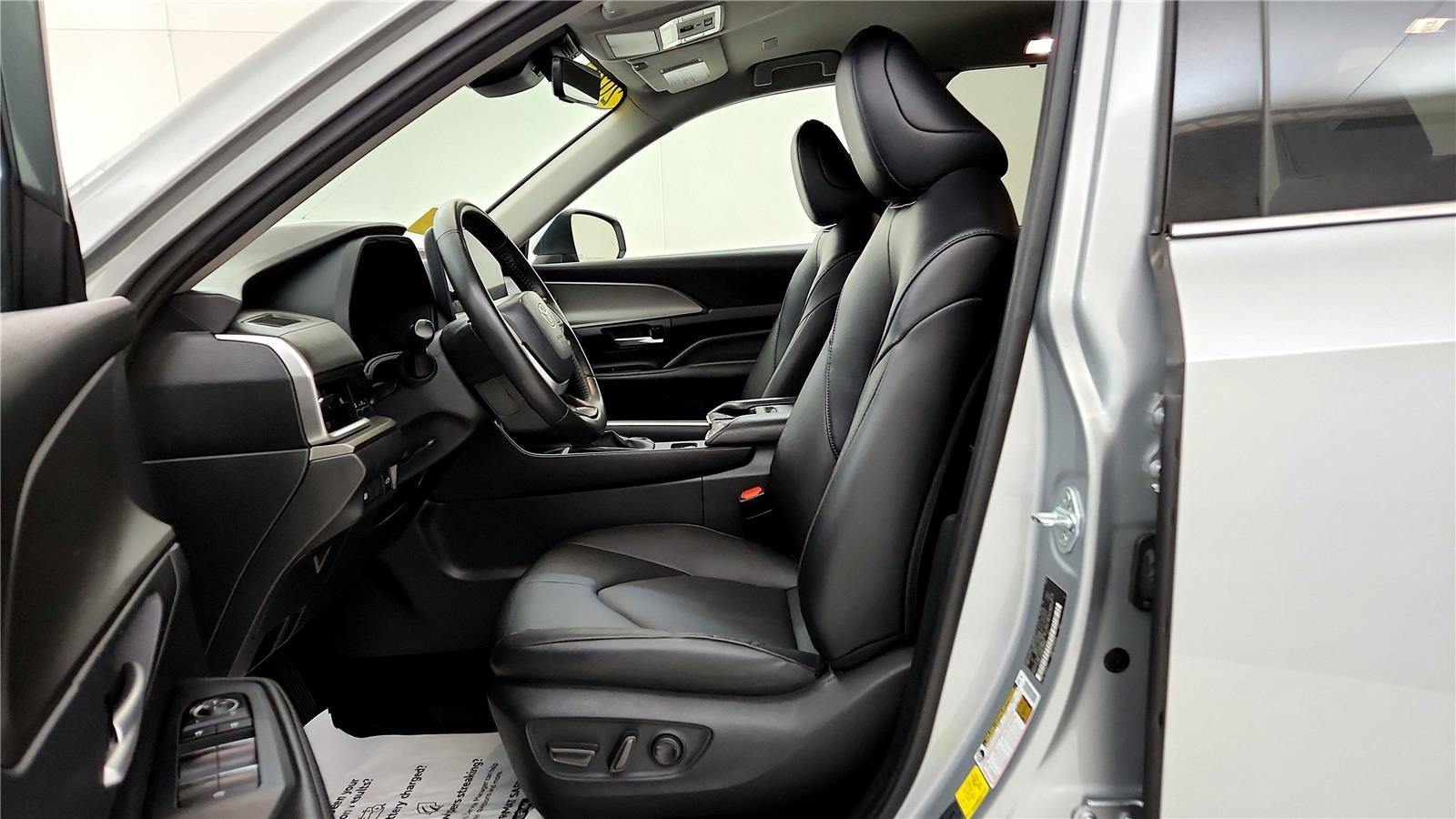 Certified 2024 Toyota Grand Highlander XLE image 36