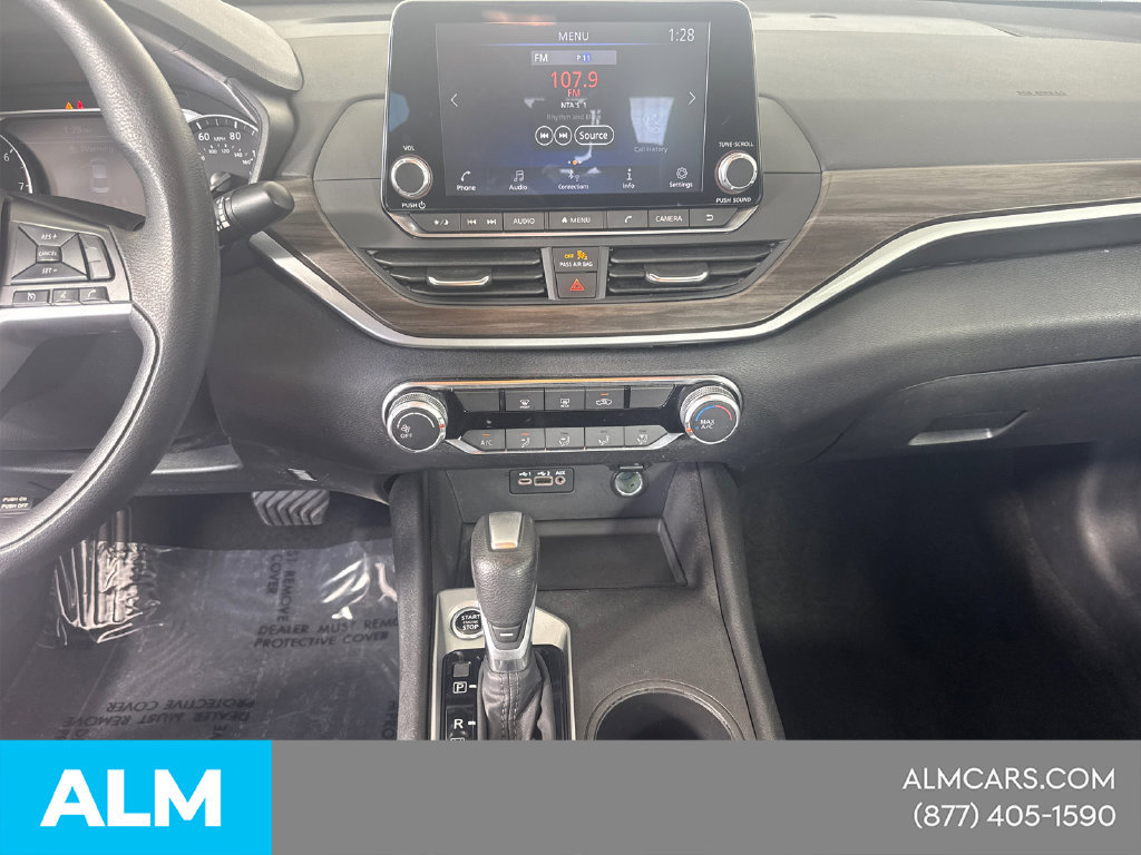 Used 2025 Nissan Altima 2.5 SV FWD image 30