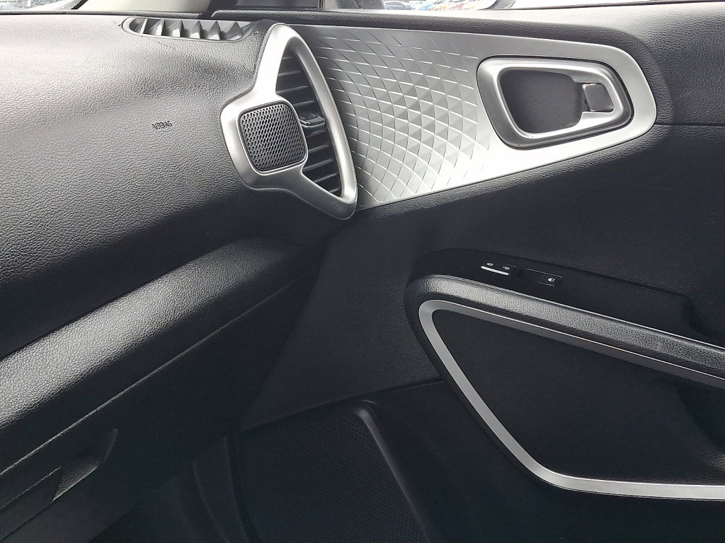 Used 2021 Kia Soul LX image 31