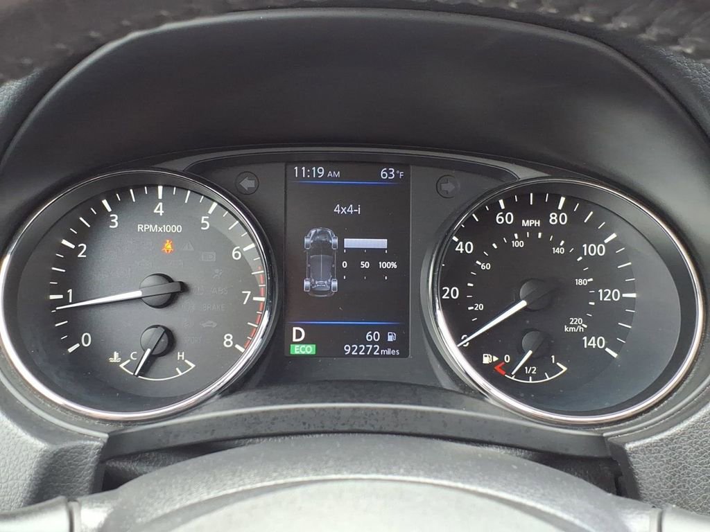 Used 2018 Nissan Rogue SV AWD/4WD image 25
