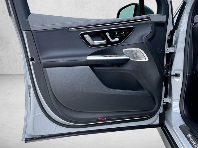 New 2026 Mercedes-Benz EQE 320 4MATIC SUV image 25