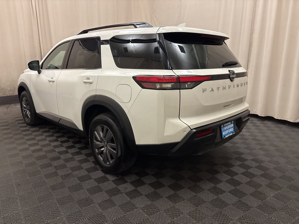 Used 2025 Nissan Pathfinder SV image 7