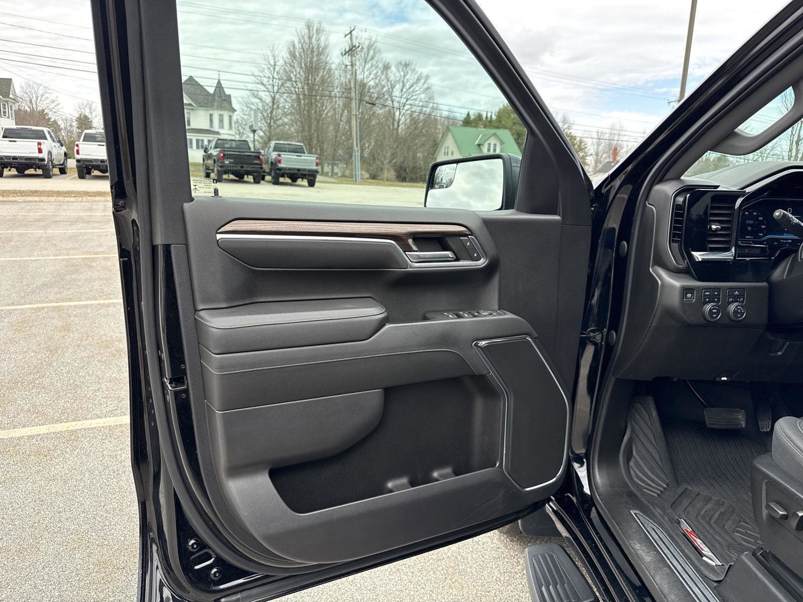 Used 2023 Chevrolet Silverado 1500 RST AWD/4WD image 10