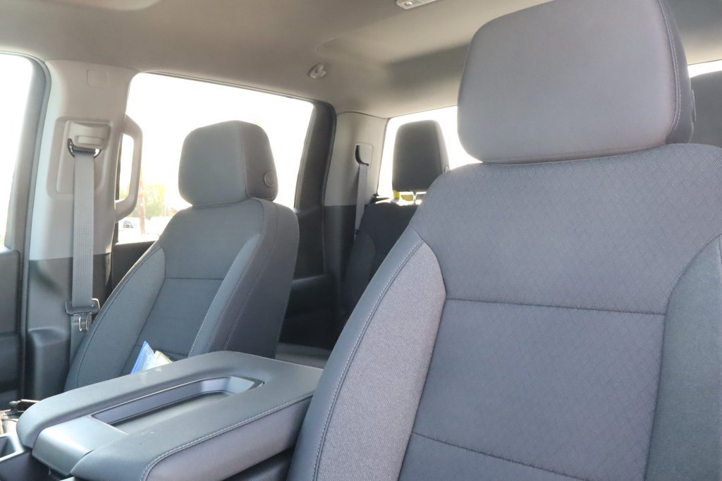 New 2026 Chevrolet Silverado 1500 Custom w/ LPO, Dark Essentials Package RWD image 18