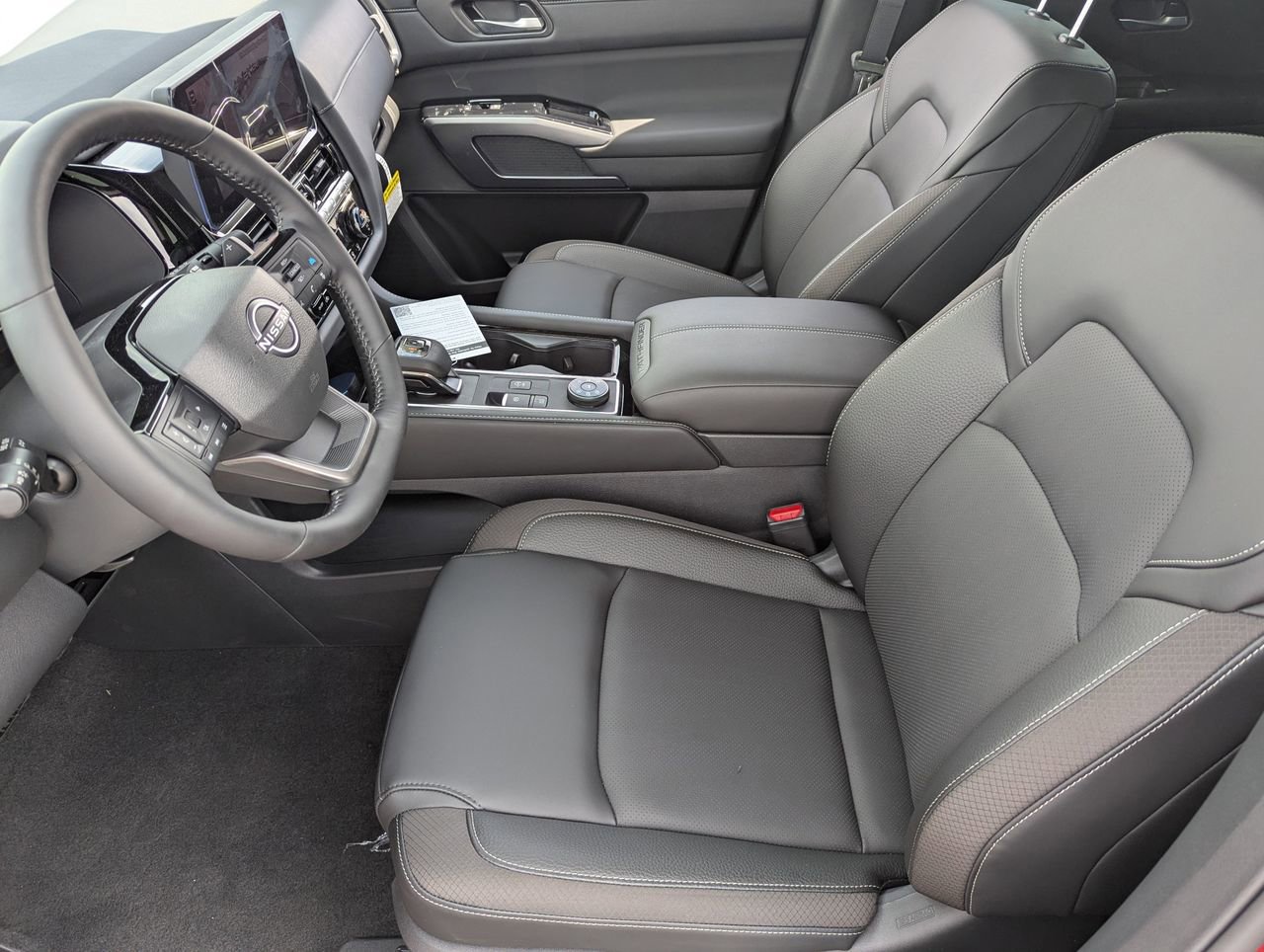 New 2026 Nissan Pathfinder SL AWD/4WD image 12