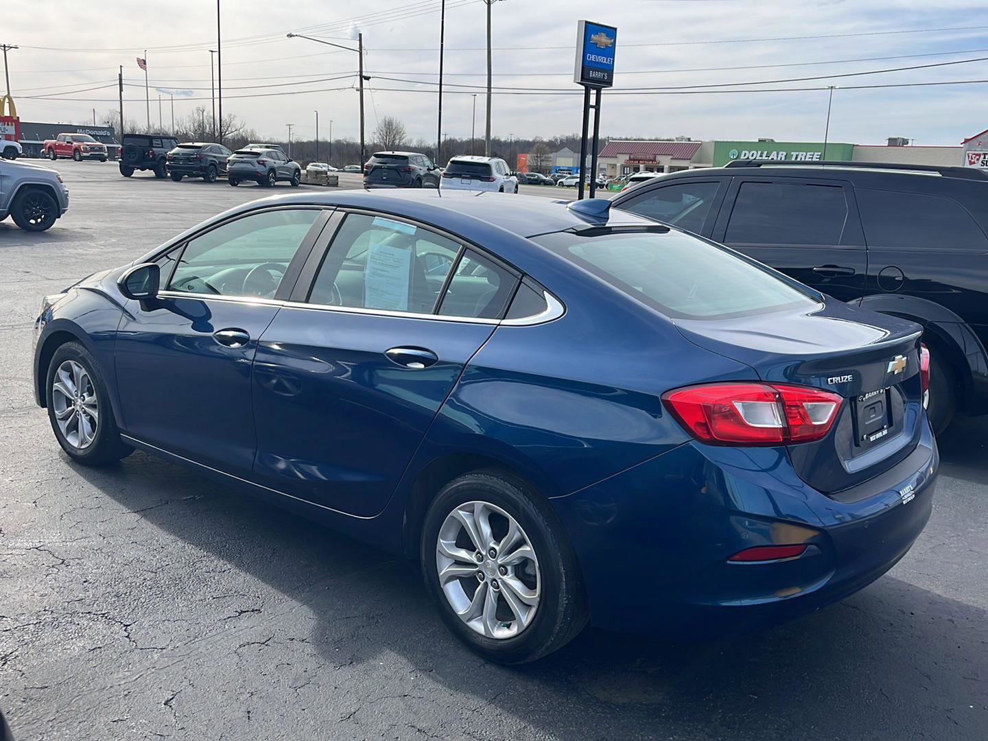 Used 2019 Chevrolet Cruze LT w/ Convenience Package image 2