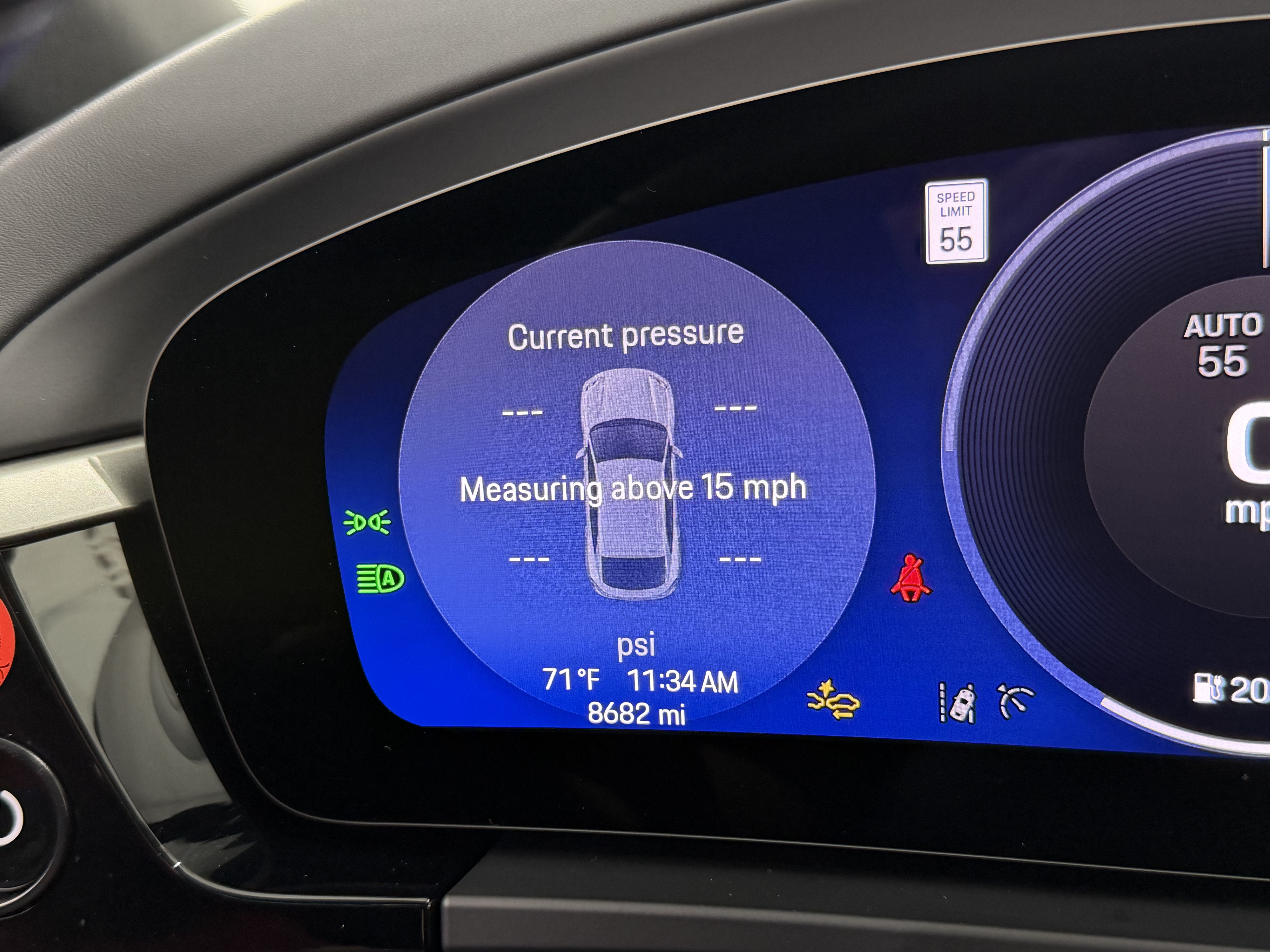 Used 2025 Porsche Macan 4S Electric AWD/4WD image 56