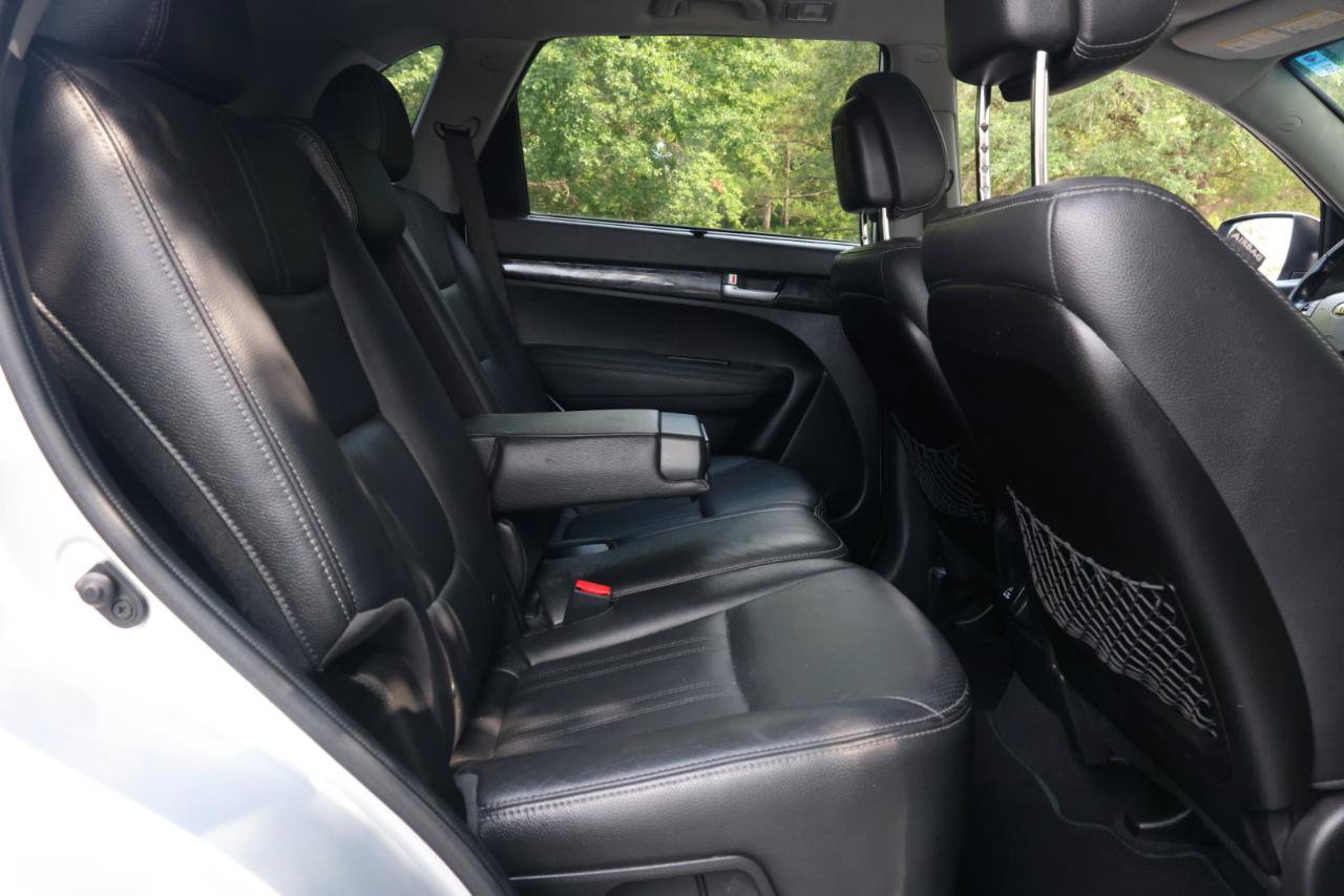 Used 2014 Kia Sorento SX w/ 3rd Row Package FWD image 16