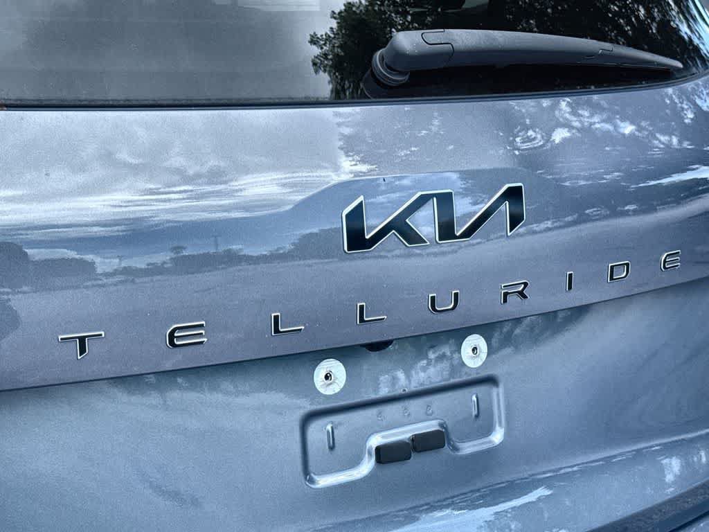 Certified 2024 Kia Telluride LX FWD image 10