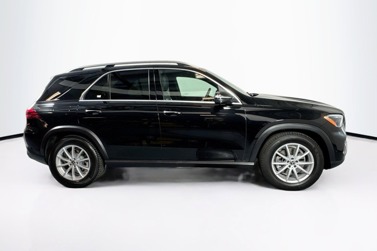 Used 2025 Mercedes-Benz GLE 350 4MATIC image 4