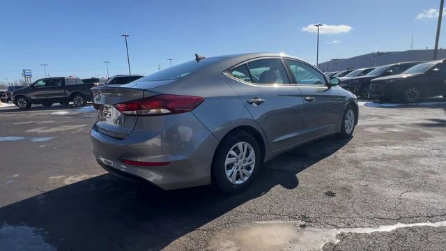 Used 2017 Hyundai Elantra SE w/ Cargo Package image 8