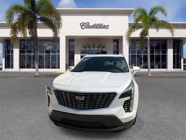 Certified 2023 Cadillac XT4 Luxury w/ Cold Weather Package image 5