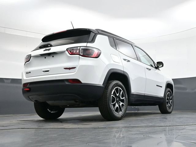 Used 2024 Jeep Compass Trailhawk image 35