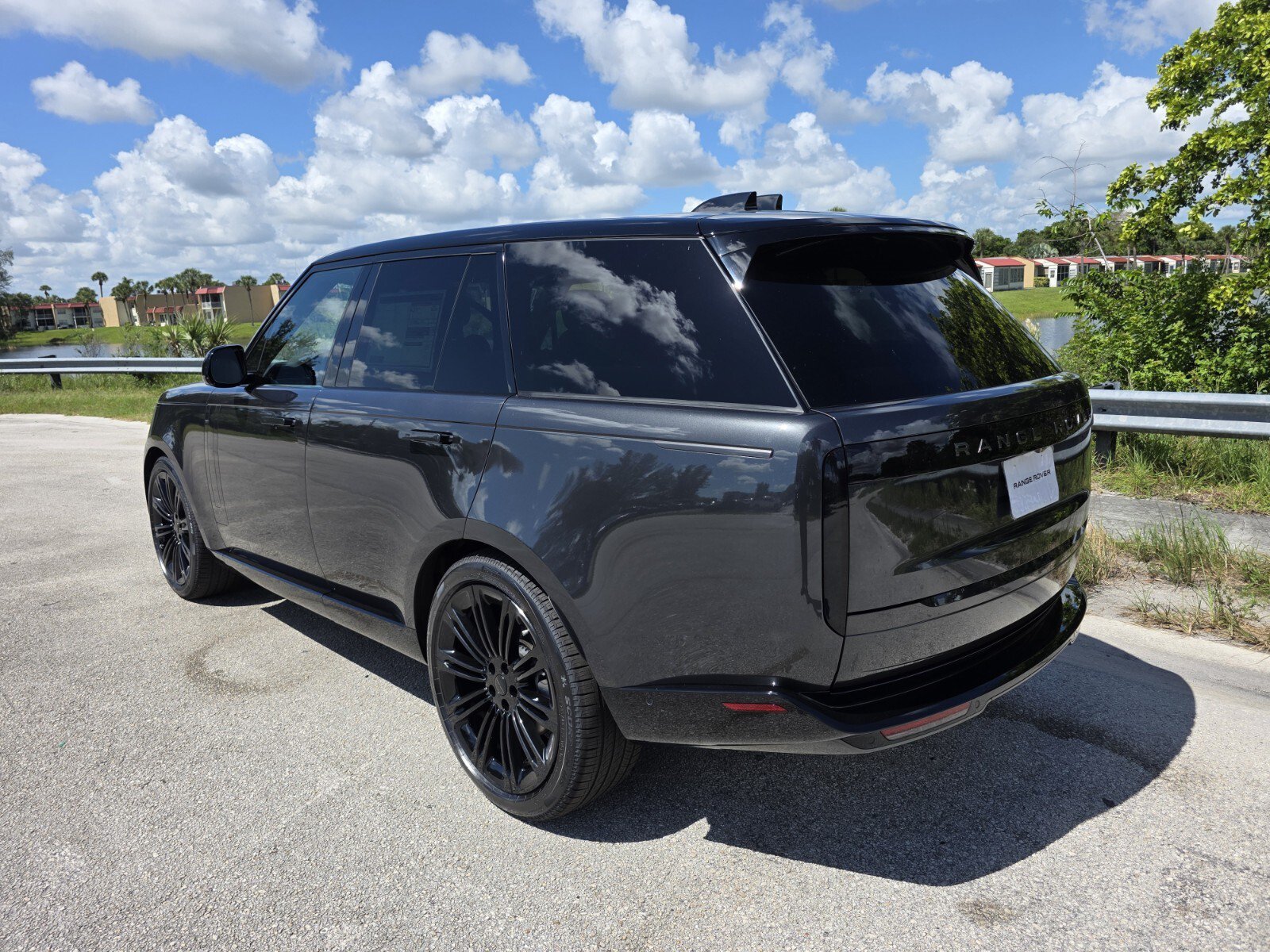 New 2026 Land Rover Range Rover SE AWD/4WD image 2