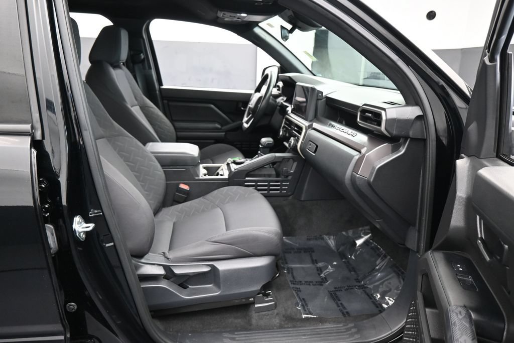 Used 2025 Toyota Tacoma SR5 RWD image 36