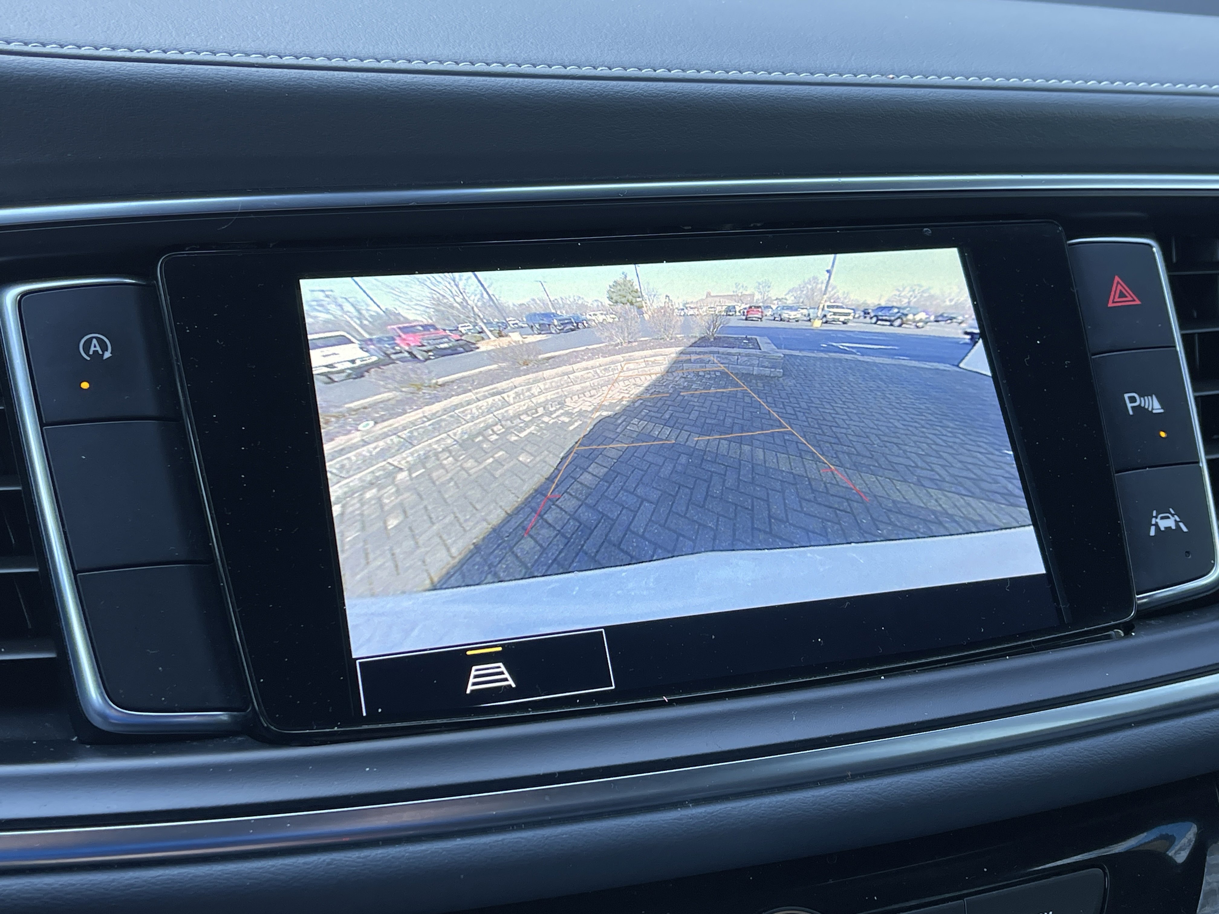 Used 2023 Buick Enclave Essence image 27