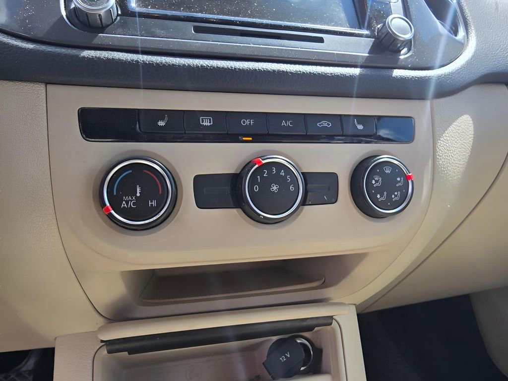 Used 2013 Volkswagen Tiguan SE AWD/4WD image 18