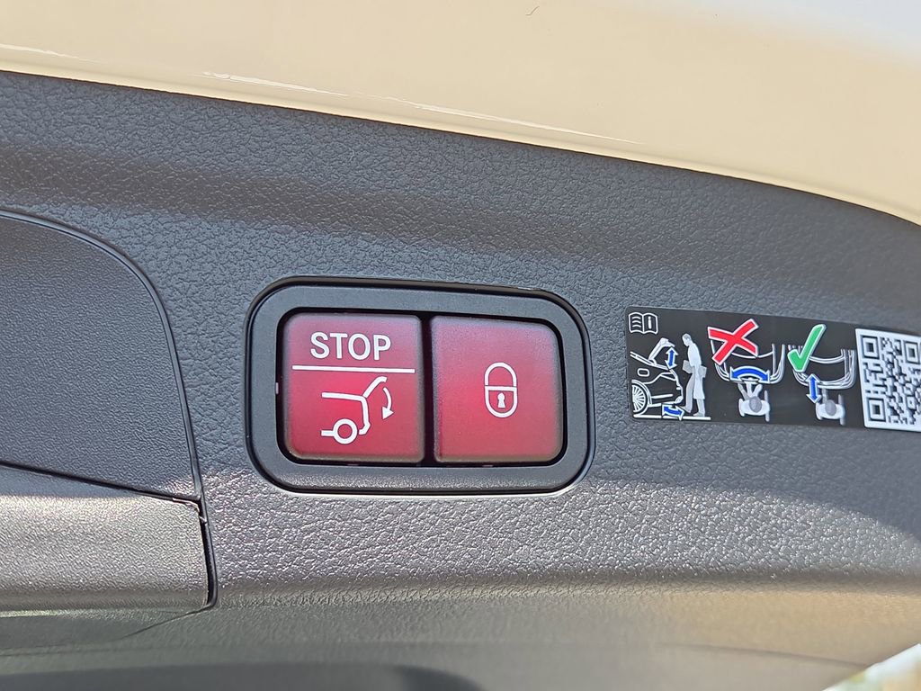 New 2026 Mercedes-Benz GLE 450 4MATIC image 17