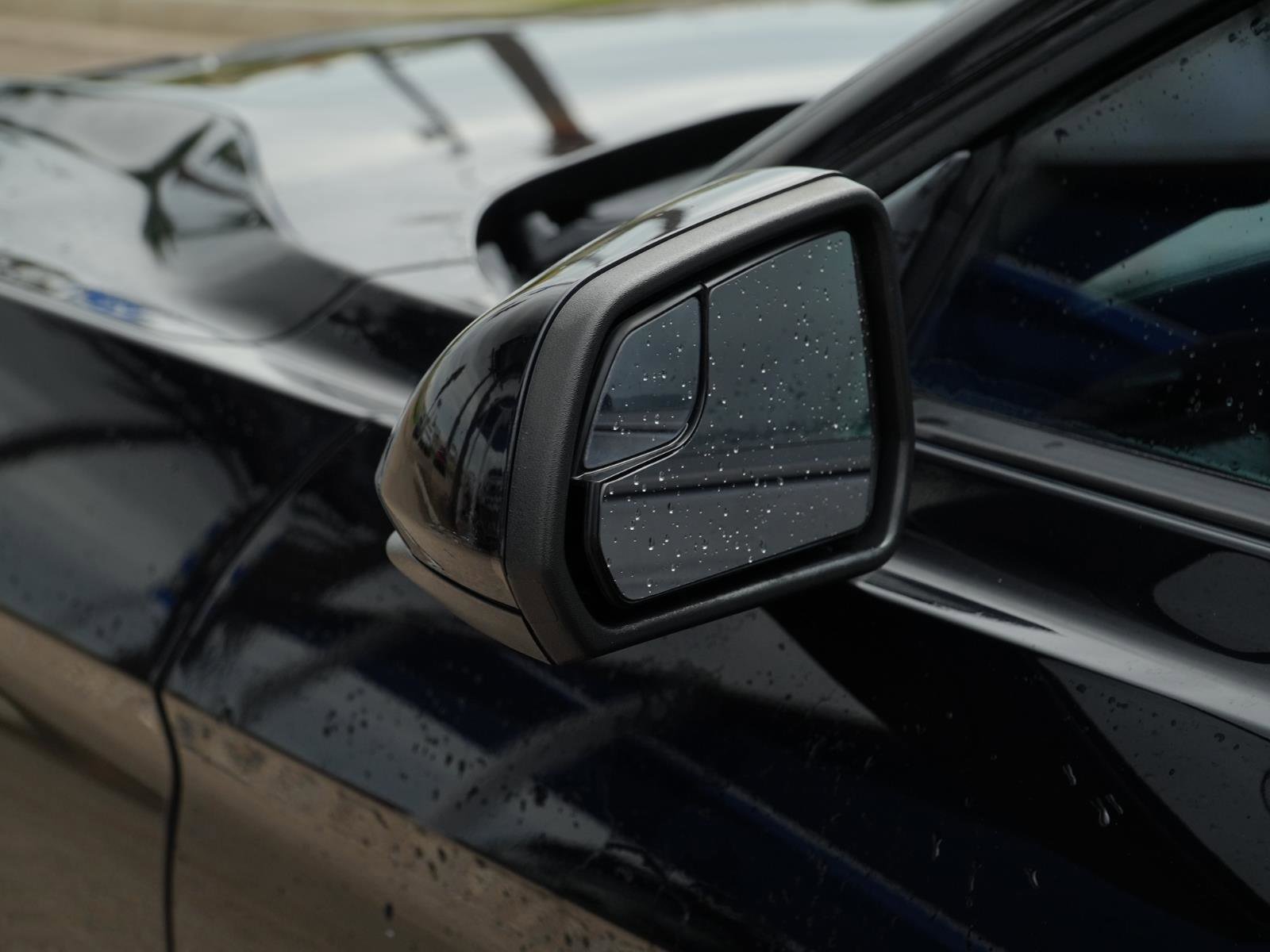 Used 2018 Ford Mustang Coupe image 9