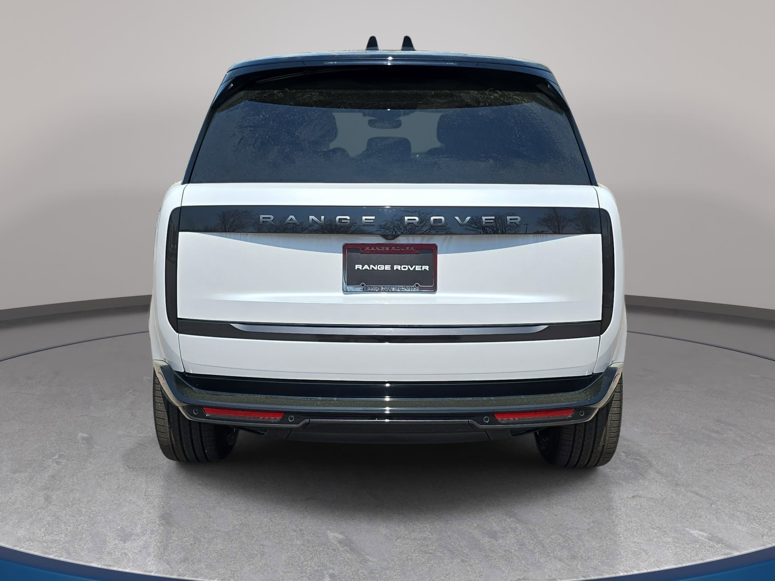 New 2026 Land Rover Range Rover Long Wheelbase SE AWD/4WD image 6