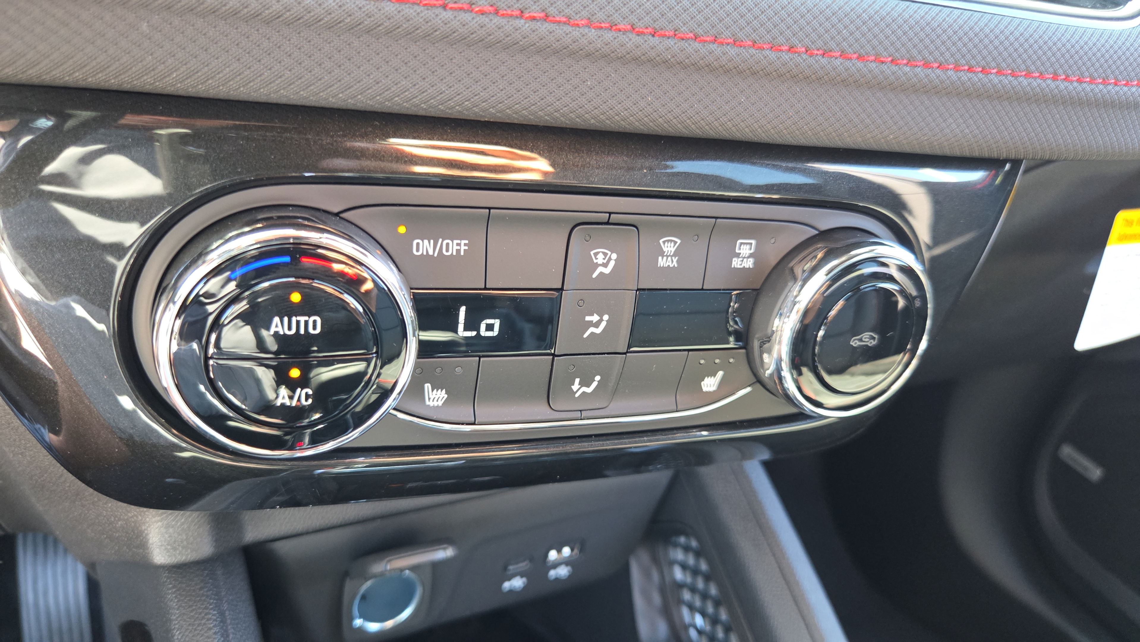 New 2026 Chevrolet TrailBlazer RS w/ Convenience Package FWD image 19