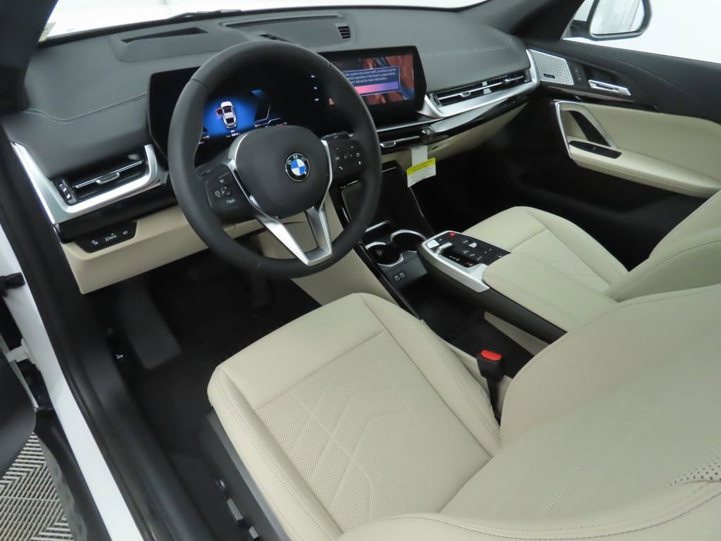 Certified 2025 BMW X2 xDrive28i w/ Premium Package image 9