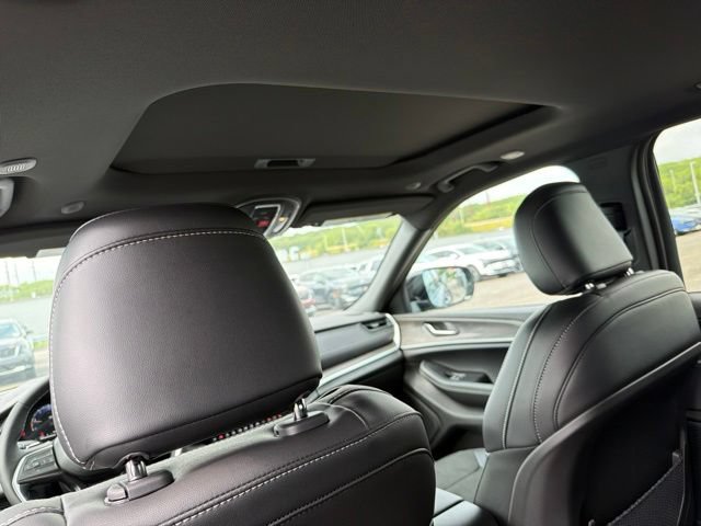 New 2026 Jeep Grand Cherokee Altitude AWD/4WD image 9