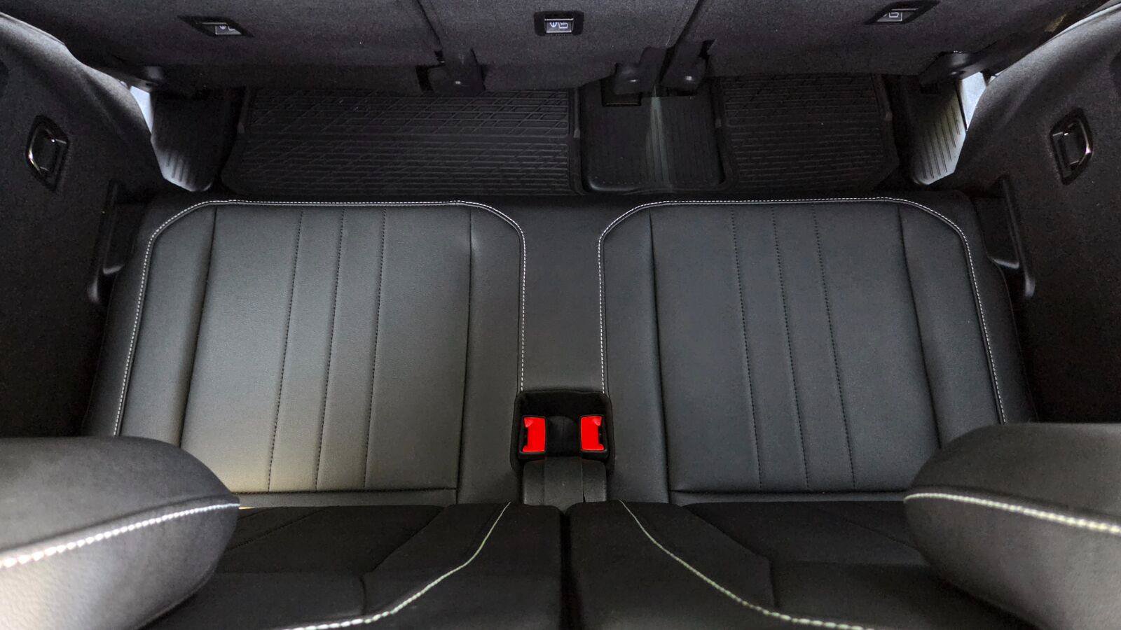 Certified 2024 Volkswagen Tiguan SE R-Line FWD image 63