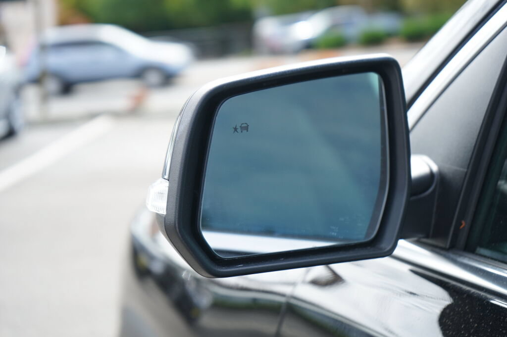 Used 2021 GMC Acadia SLE FWD image 9