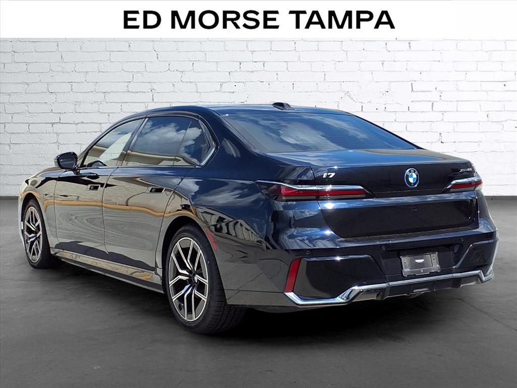 Used 2023 BMW i7 xDrive60 w/ Executive Package 2 AWD/4WD image 3