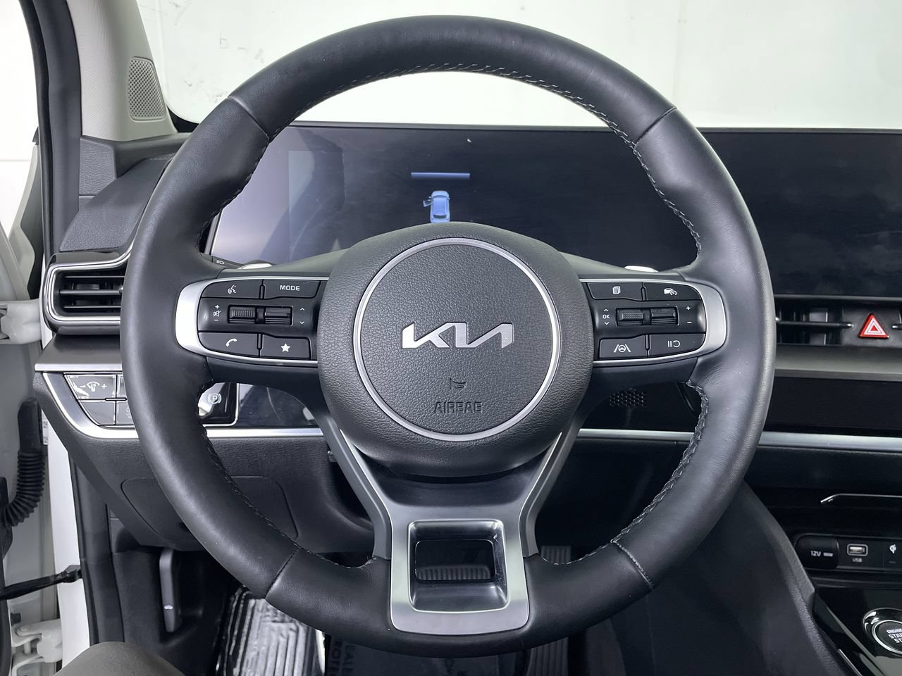 Used 2023 Kia Sportage EX AWD/4WD image 13