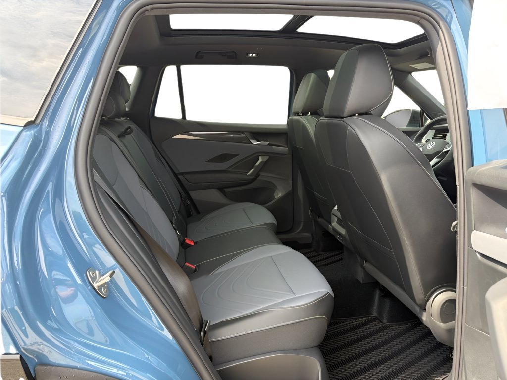 New 2026 Volkswagen Tiguan SE R-Line AWD/4WD image 13